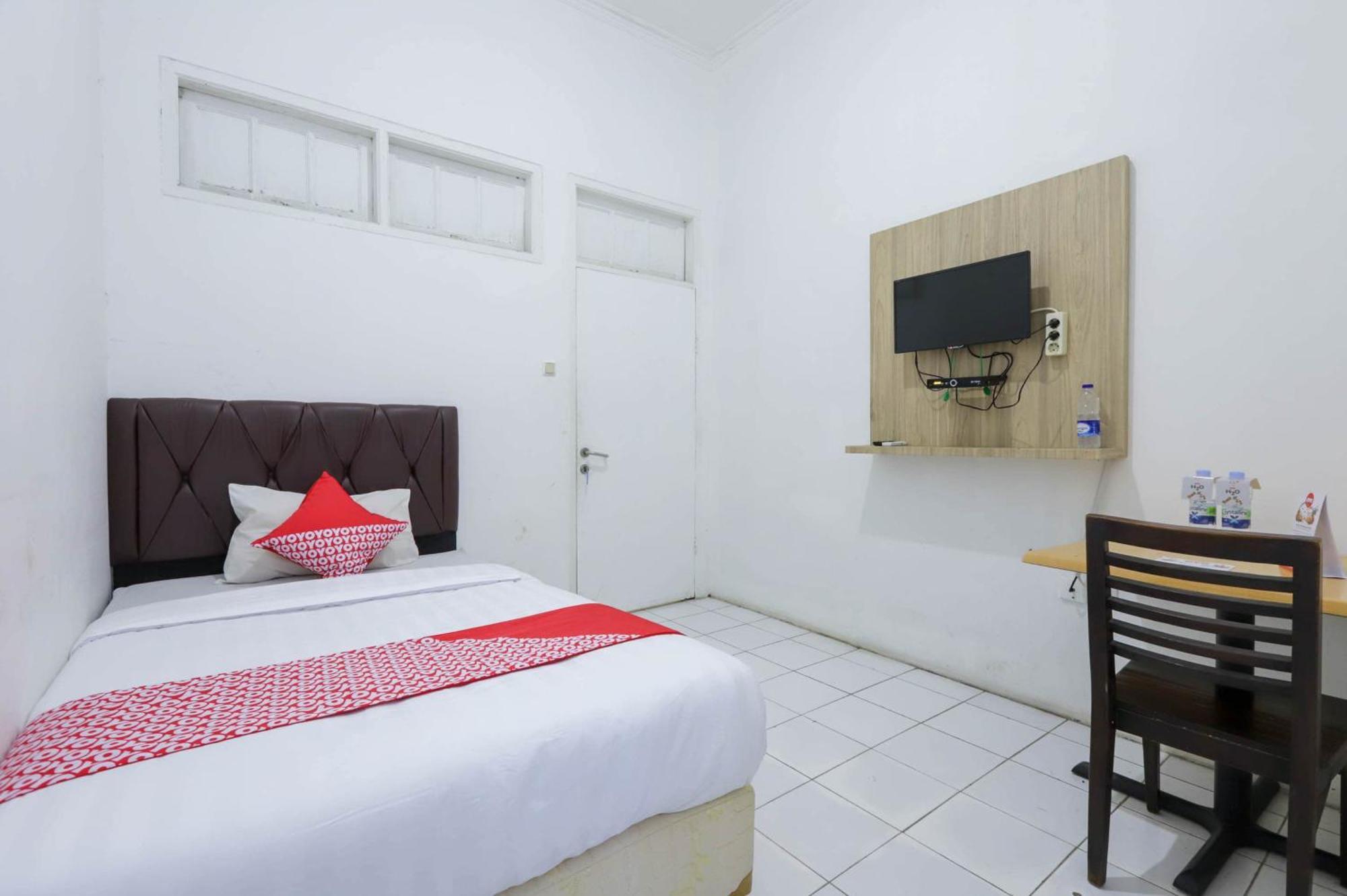 Oyo 1111 Pasar Baru Inn Jakarta Buitenkant foto