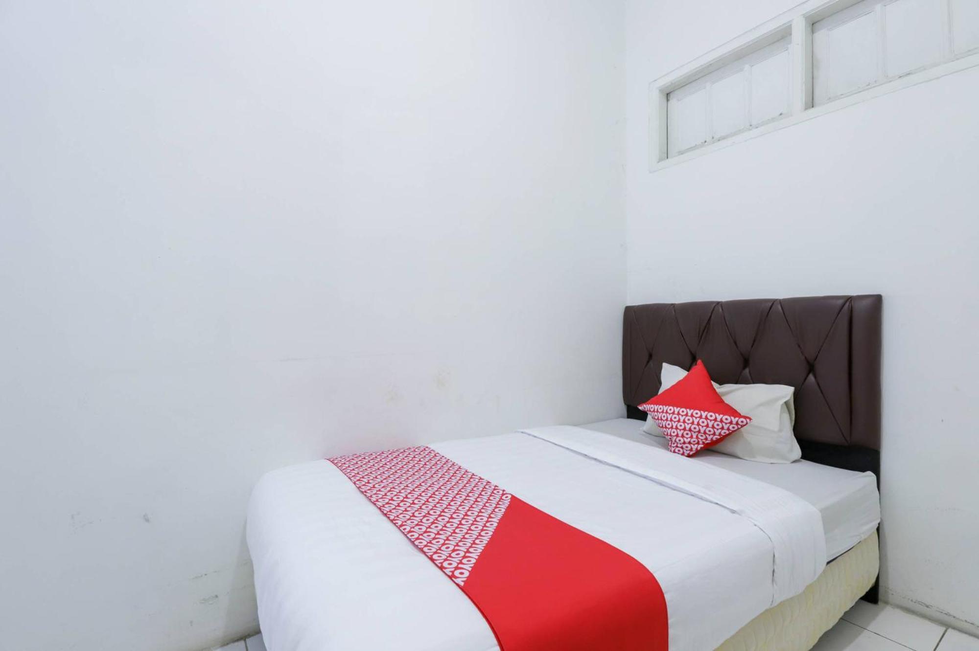 Oyo 1111 Pasar Baru Inn Jakarta Buitenkant foto